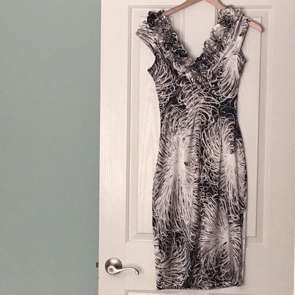 Dress - Picture 2 of 3